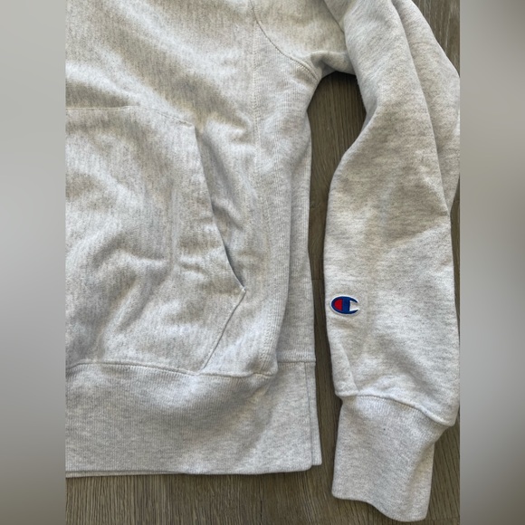 Champion Sweater - Picture 2 of 5